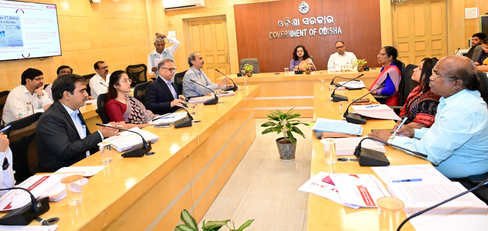 242f2364-f009-4059-9877-fa3504b3b3ea